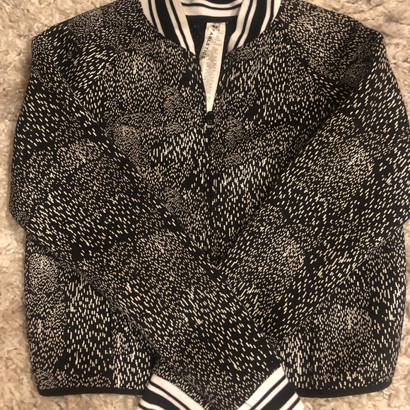 Fabletics Mesh back Bomber jacket - Picture 2 of 3